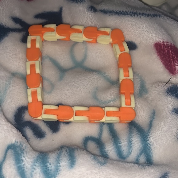 I am selling a wacky track its called that because you can make different things - Picture 2 of 3